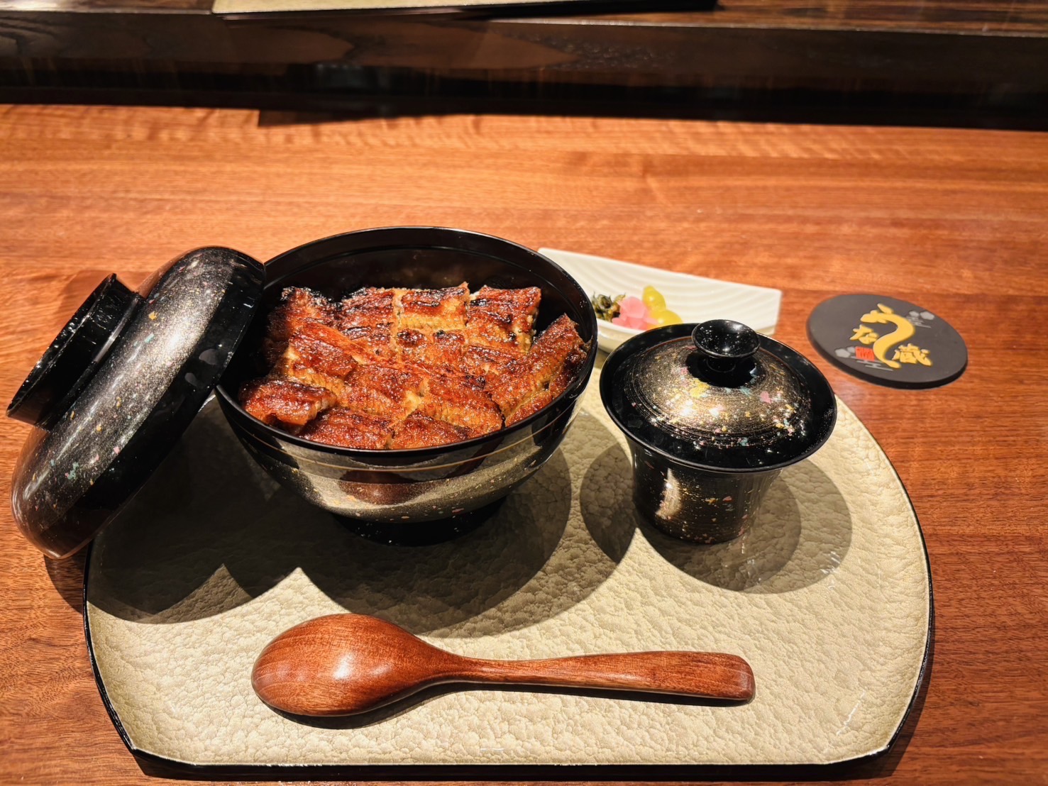 関内・馬車道の贅沢ランチ 関西風地焼き鰻